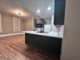 2123 Central Ave, Unit 2 in Dubuque, IA - Building Photo