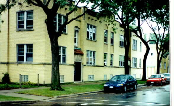 6101-6111 W Seminole St in Chicago, IL - Building Photo