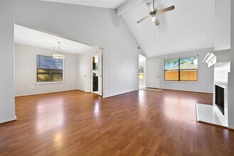 17910 Autumn Hills Dr in Houston, TX - Building Photo - Building Photo