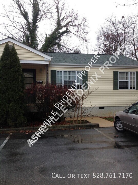 15 Ezelle St in Asheville, NC - Building Photo