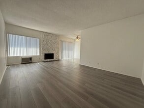 10856 Rose Avenue, in Los Angeles, CA - Building Photo - Interior Photo