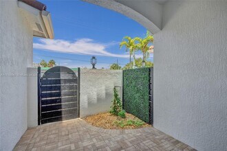 2708 NE 30th Pl in Fort Lauderdale, FL - Building Photo - Building Photo
