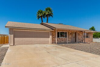 10216 N 110th Ave in Sun City, AZ - Building Photo - Building Photo