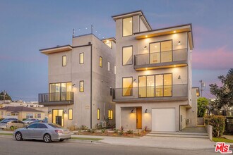 3841 Wade St in Los Angeles, CA - Building Photo - Building Photo