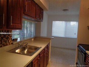 5612 Rock Island Rd in Tamarac, FL - Building Photo - Building Photo