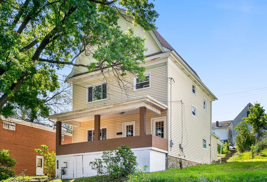 658 Montclair St in Pittsburgh, PA - Foto de edificio