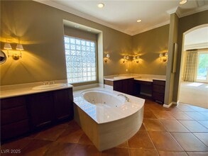 4565 Riva De Romanza St in Las Vegas, NV - Building Photo - Building Photo