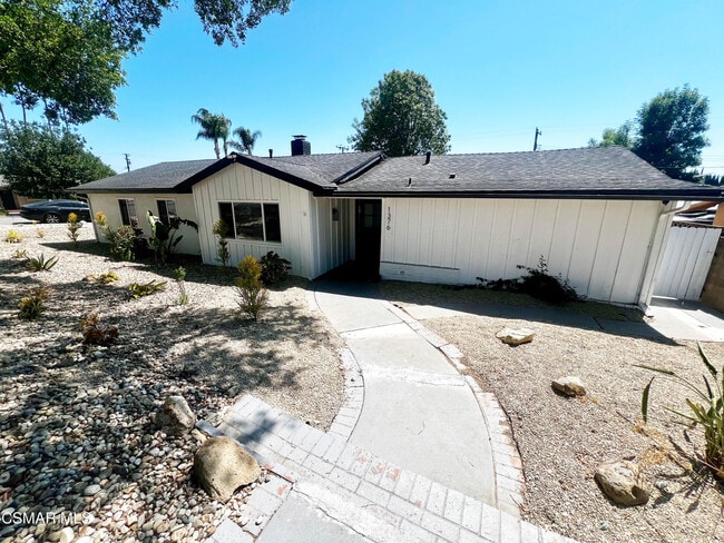 1376 E Avenida De Los Arboles in Thousand Oaks, CA - Building Photo - Building Photo