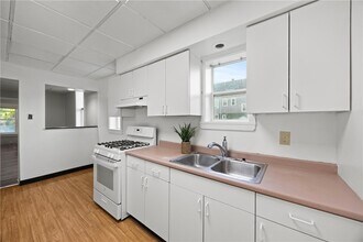 142 W Ferry St in Buffalo, NY - Building Photo - Building Photo