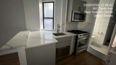 697 10th Ave, Unit 5RN in New York, NY - Building Photo - Building Photo