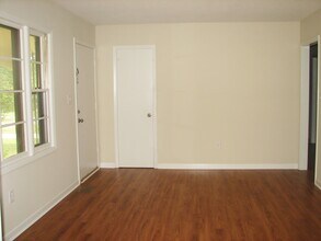 130 Old Lake Dr in Athens, GA - Building Photo - Building Photo