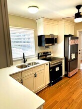 2257 Collins Dr in East Point, GA - Building Photo - Building Photo