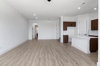 3421 Sanjeev Dr in Irving, TX - Building Photo - Building Photo