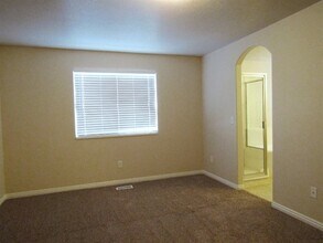 6743 S Majestic Loop Rd in West Jordan, UT - Building Photo - Building Photo