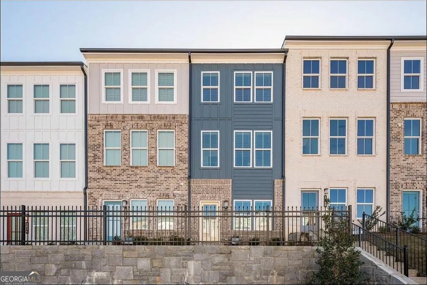 2638 Creekside Dr NW in Atlanta, GA - Building Photo