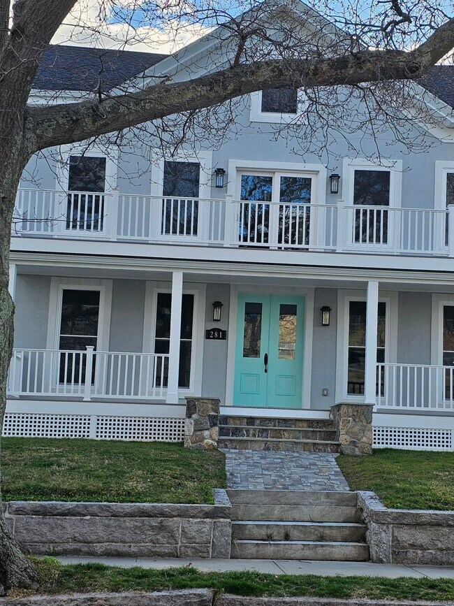 281 Pequot Ave in New London, CT - Foto de edificio - Building Photo