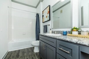 9914 Military Dr W in San Antonio, TX - Building Photo