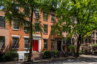 55 W 9th St in New York, NY - Foto de edificio - Building Photo