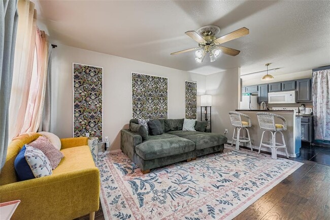 property at 930 Panorama Dr