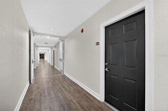 5550 E Michigan St in Orlando, FL - Building Photo - Building Photo