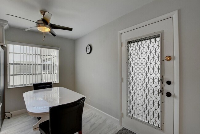 988 Normandy Trail, Unit 988 in Delray Beach, FL - Foto de edificio - Building Photo