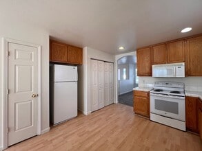 128 Michaelsen Dr in Fernley, NV - Building Photo - Building Photo