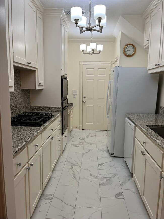 property at 6855 Bellgreen Dr