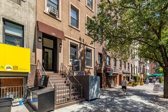 315 E 14th St in New York, NY - Foto de edificio - Building Photo
