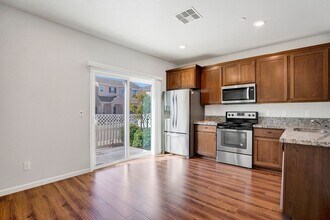 8154 Laurel Willow Ln in Sacramento, CA - Building Photo - Building Photo