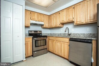7630 Provincial Dr-Unit -208 in McLean, VA - Building Photo - Building Photo
