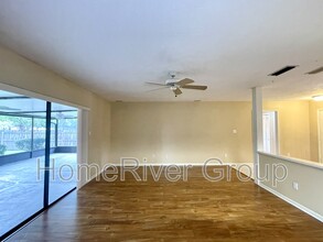 15720 Country Lake Dr in Tampa, FL - Building Photo - Building Photo
