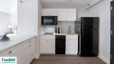 305 Dr. M.L.K. Jr St S in St. Petersburg, FL - Building Photo - Building Photo