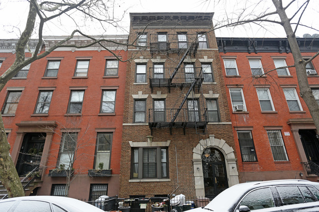 374 State St in Brooklyn, NY - Foto de edificio - Building Photo