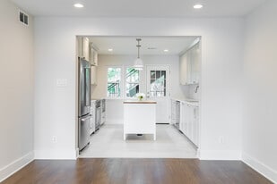 10715 Park Village Pl, Unit A in Dallas, TX - Building Photo
