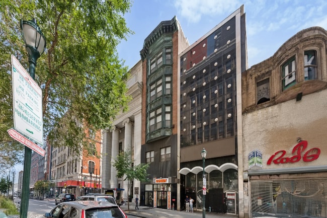 1204 Chestnut St in Philadelphia, PA - Building Photo - Building Photo