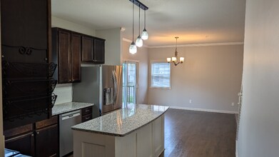 2568 Vierling Dr E in Shakopee, MN - Building Photo - Building Photo