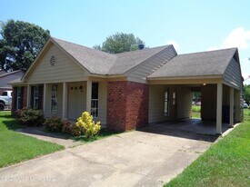 6120 Somerset Dr in Horn Lake, MS - Building Photo