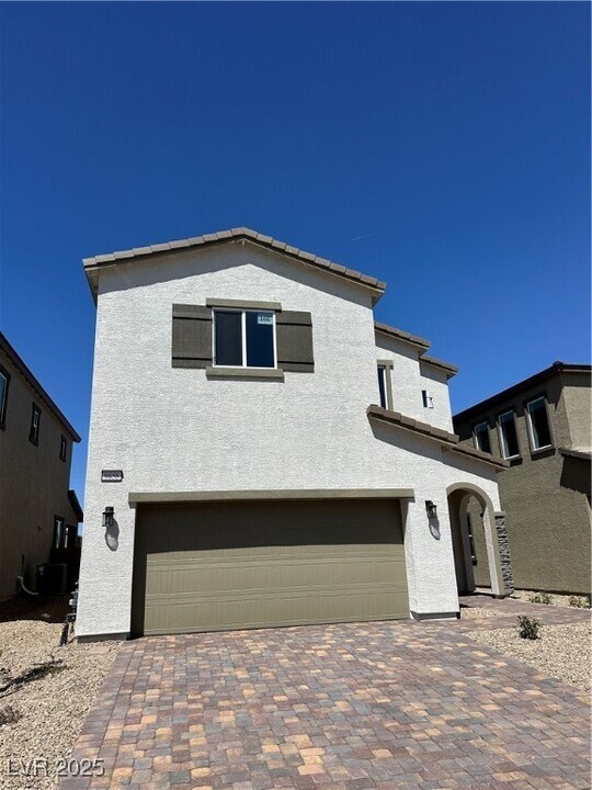 9858 Lost Horse Ave in Las Vegas, NV - Building Photo