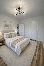 431-431 N Main St, Unit 5 in Bristol, CT - Foto de edificio - Building Photo