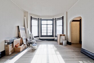 803 N Broadway in Green Bay, WI - Foto de edificio - Building Photo