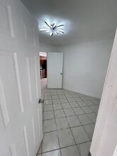 7200 NW 77th St in Tamarac, FL - Building Photo - Building Photo