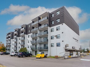 The Heritage Arms in North Bay, ON - Building Photo - Building Photo