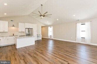 160 N Loudoun St-Unit -302 in Winchester, VA - Building Photo - Building Photo