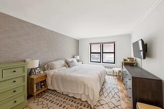 315 Seventh Avenue in New York, NY - Building Photo - Building Photo