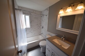 1610 W 205th St in Torrance, CA - Building Photo - Building Photo