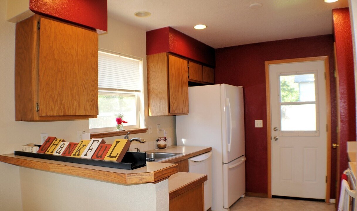 3215 Barclay Ct in Evans, CO - Foto de edificio