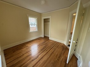 205 NE Bryant St in Portland, OR - Building Photo - Building Photo