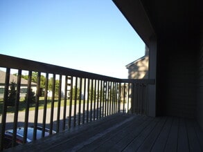 53 4th Ave, Unit 3 in Oswego, NY - Foto de edificio - Building Photo
