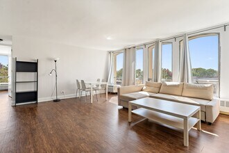 1450 E 55th Pl in Chicago, IL - Building Photo - Building Photo