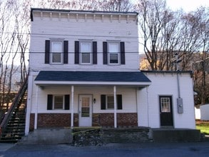 10 Clinton St in Galeton, PA - Foto de edificio - Building Photo